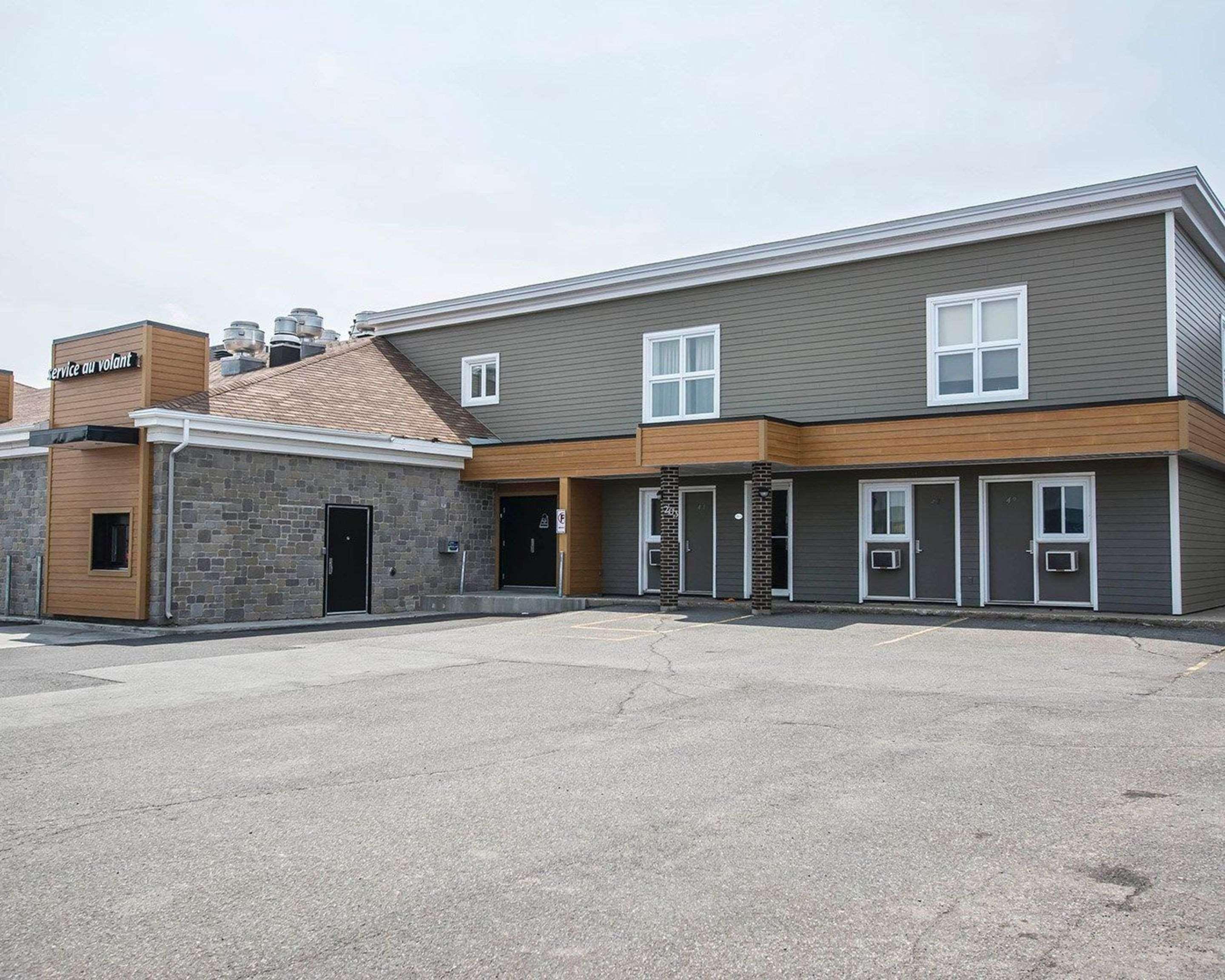 Econo Lodge Inn & Suites Montmagny Buitenkant foto