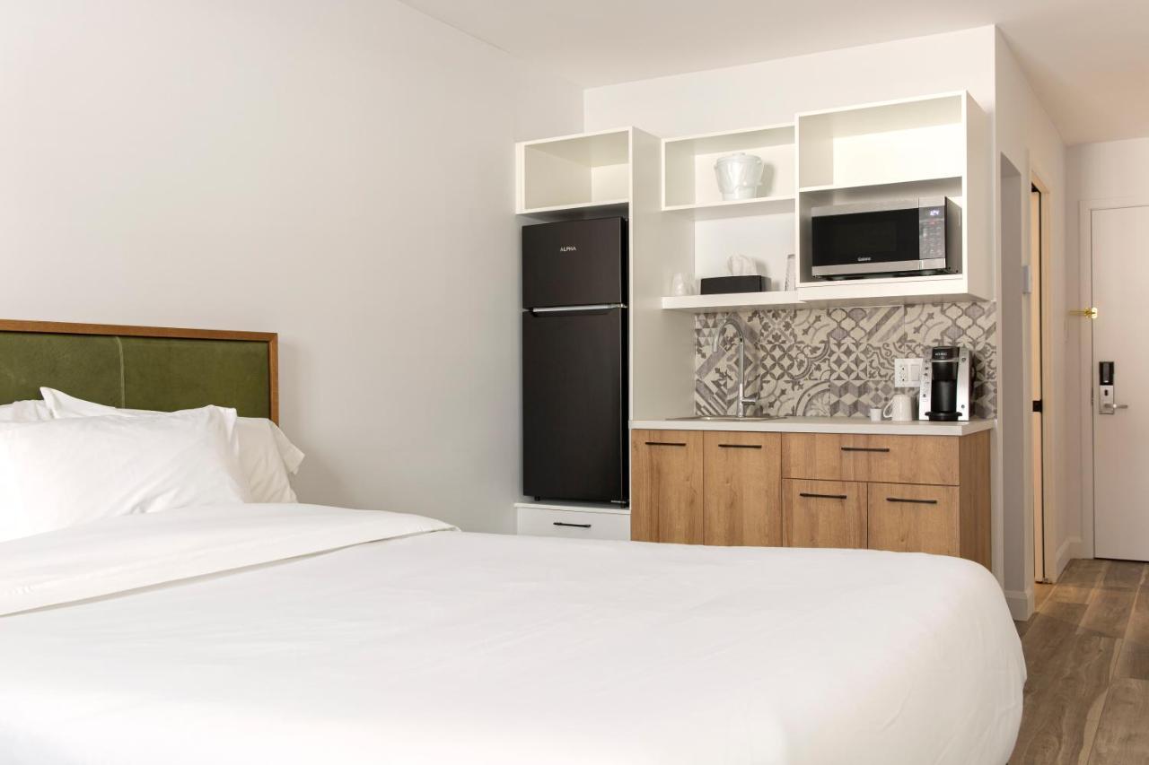 Econo Lodge Inn & Suites Montmagny Buitenkant foto