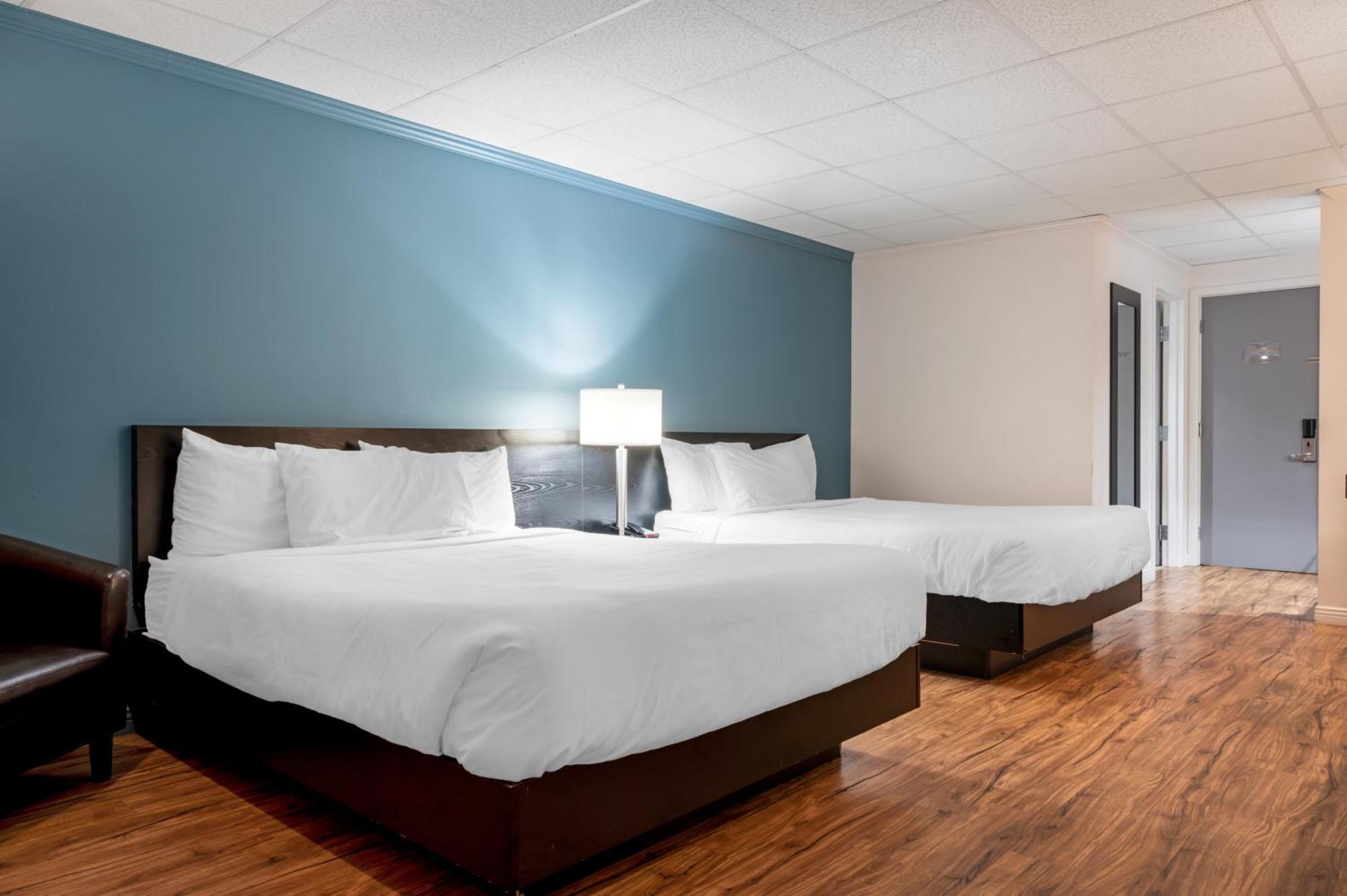 Econo Lodge Inn & Suites Montmagny Buitenkant foto