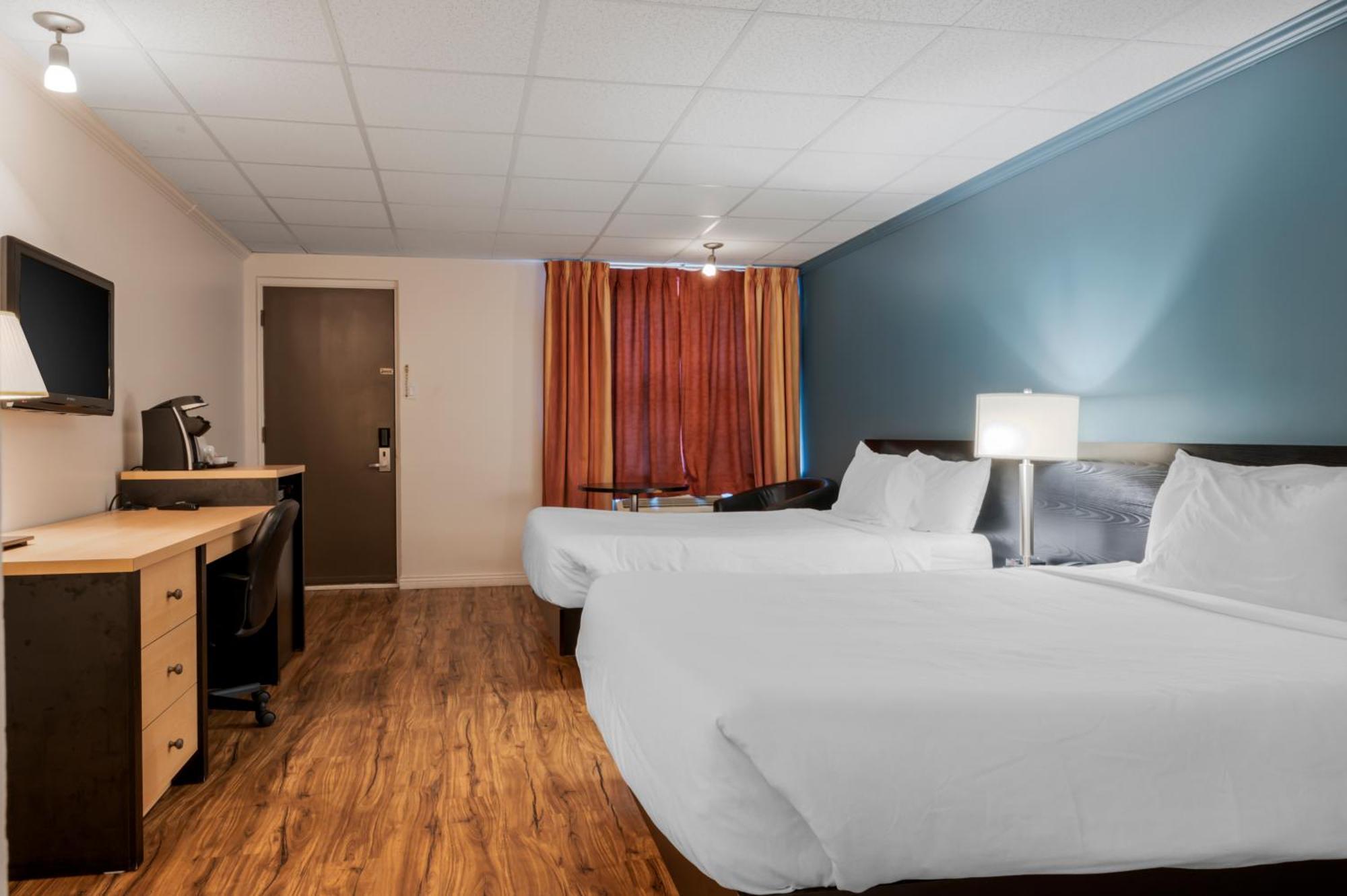 Econo Lodge Inn & Suites Montmagny Buitenkant foto