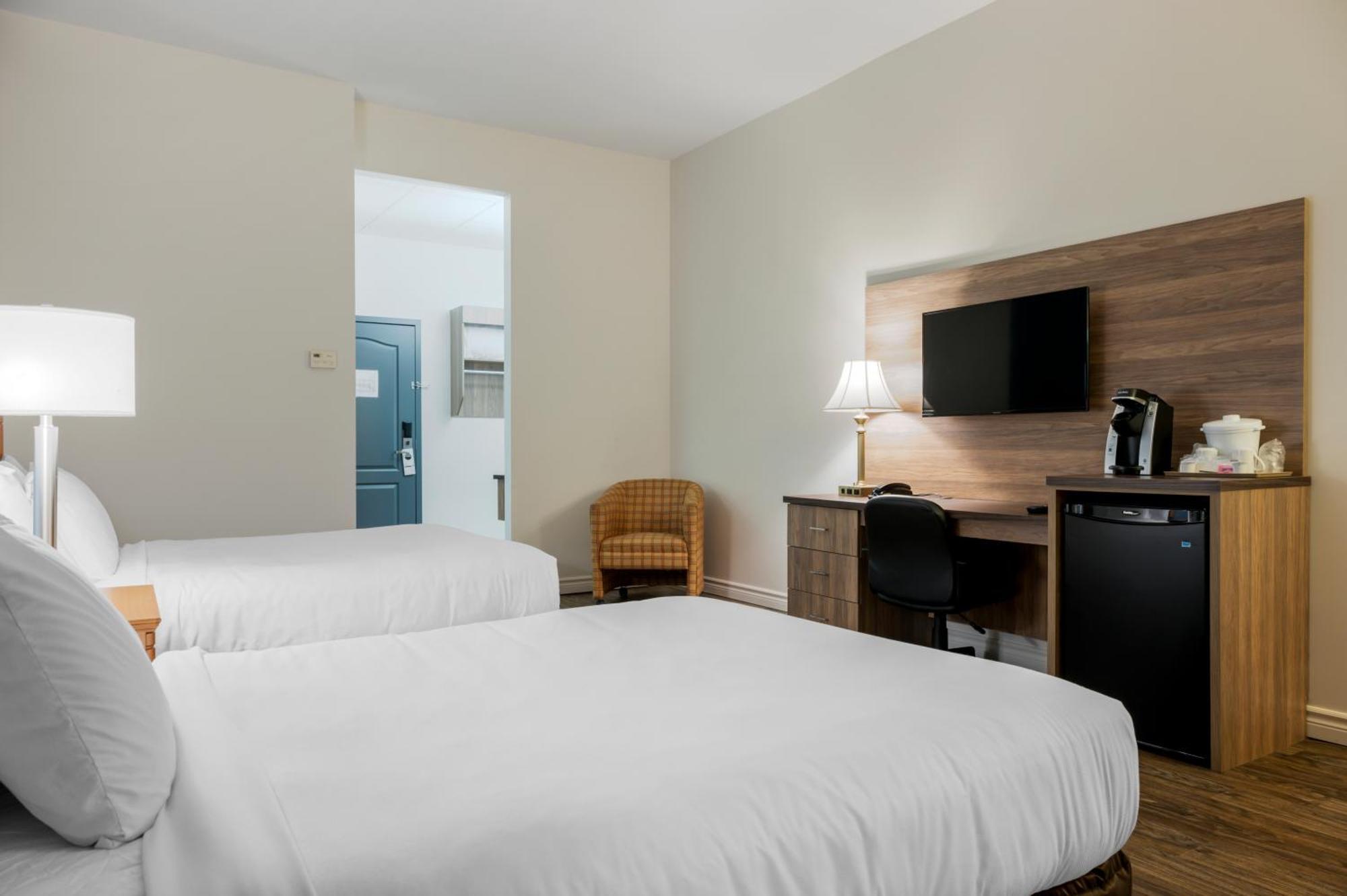 Econo Lodge Inn & Suites Montmagny Buitenkant foto
