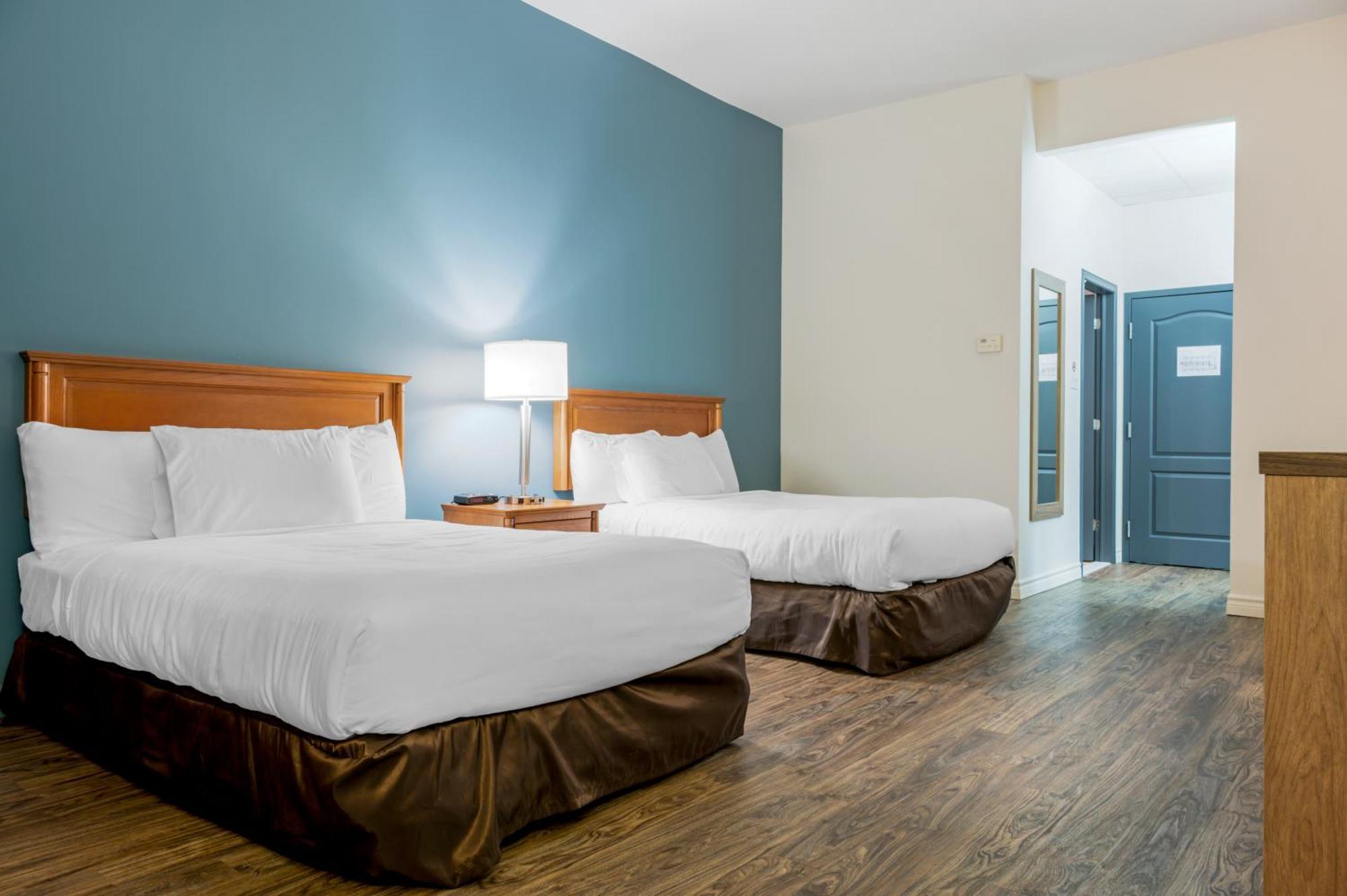 Econo Lodge Inn & Suites Montmagny Buitenkant foto