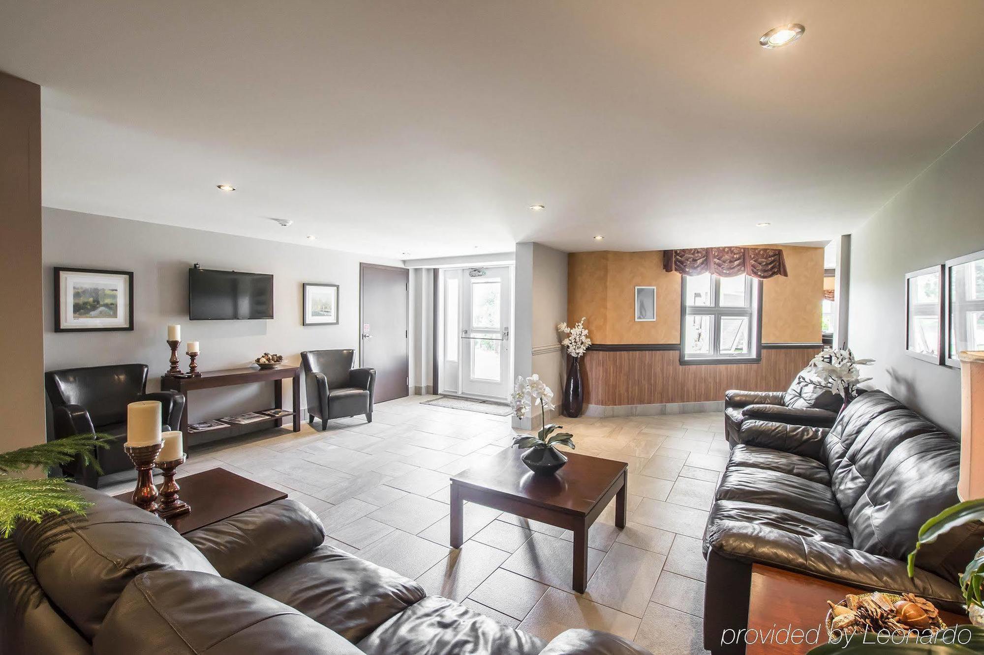 Econo Lodge Inn & Suites Montmagny Buitenkant foto