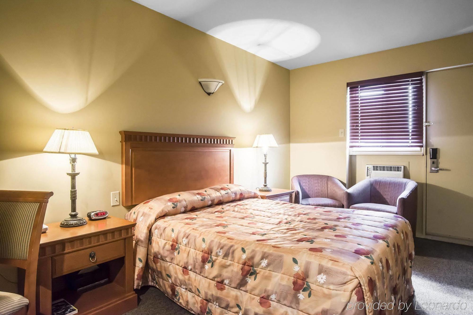 Econo Lodge Inn & Suites Montmagny Buitenkant foto