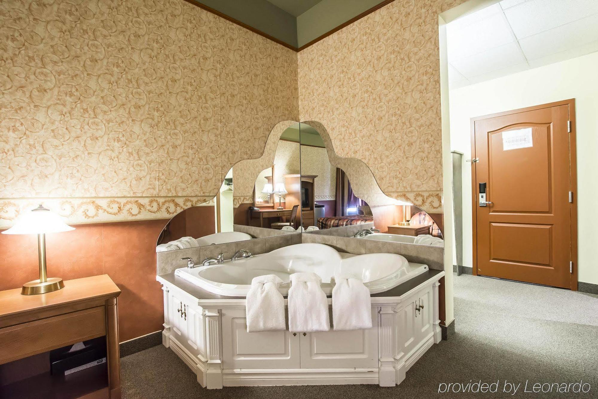 Econo Lodge Inn & Suites Montmagny Buitenkant foto