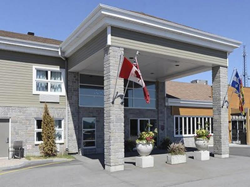 Econo Lodge Inn & Suites Montmagny Buitenkant foto